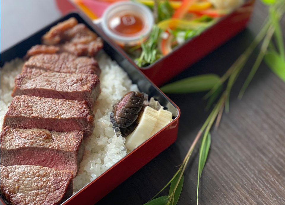 【開業1周年記念】お部屋で楽しむ「ステーキ弁当」付プラン
