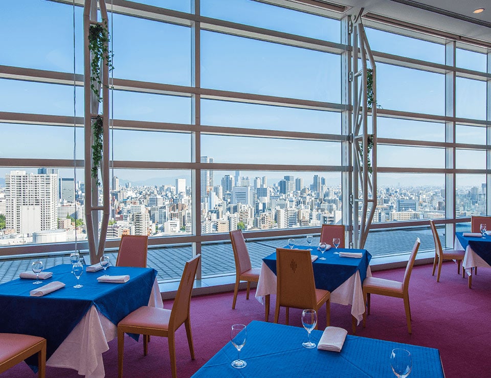 リーガロイヤルホテル（大阪）の<br>地上80mの天界レストラン