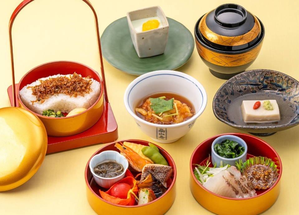 鯉城三段重<br>（にぎり寿司5貫にグレードアップ）