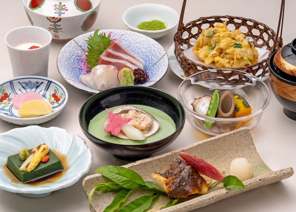 ［季節の会席料理を堪能］日本料理 鯉城ディナー付プラン＜エグゼクティブフロア＞ イメージ画像