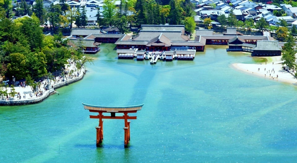 世界遺産　宮島　厳島神社