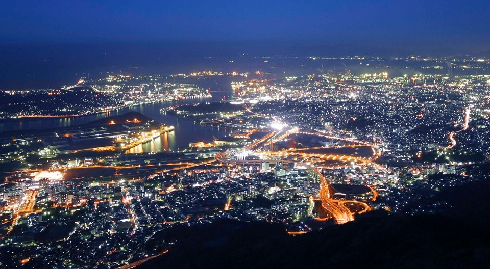 皿倉山<br class='sp_only'>（新日本三大夜景）