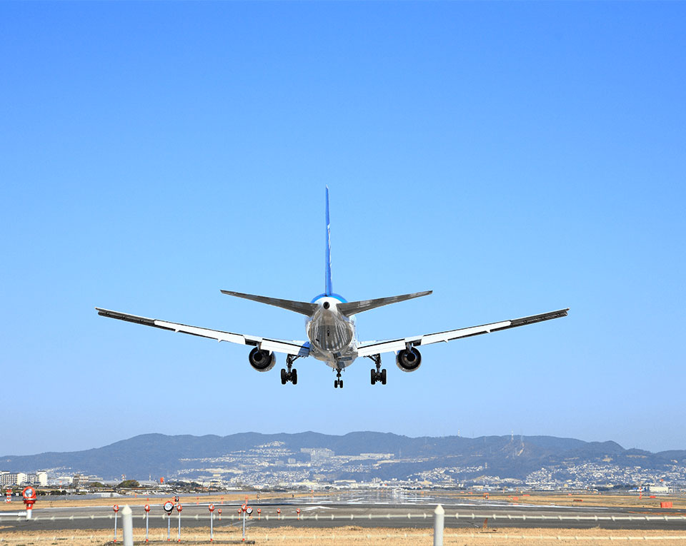 飛行機をご利用の方