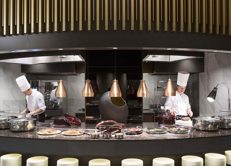 ディナービュッフェ<br>［1ドリンク付］<br>（土日祝）