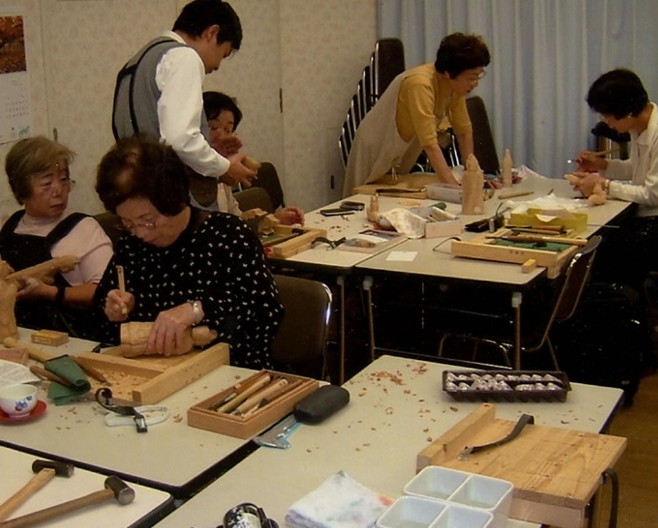 やさしい和の彫刻