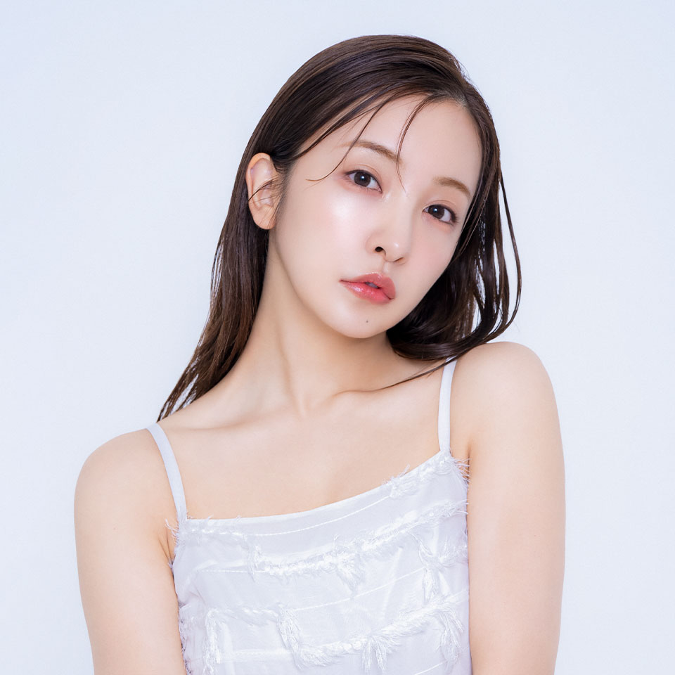 板野 友美　PROFILE