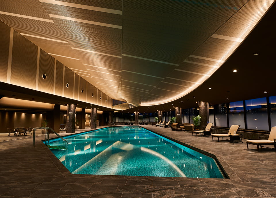 リーガロイヤルホテル（大阪）のロイヤルヘルスクラブのプール