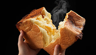 プレミアム食パンに新しい味“つぶあん”が登場!「ロイヤル・リッチシフォン<つぶあん>」