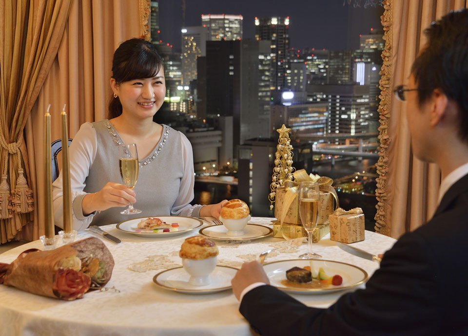 プライベートレストラン22 大切な人とお部屋でクリスマスディナーを 宿泊 リーガロイヤルホテル 大阪