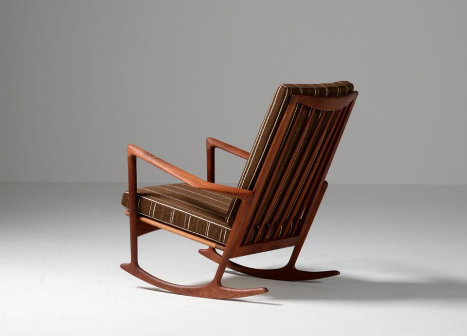 Rocking chair
Ib Kofod-Larsen
Model 650-15
Teak