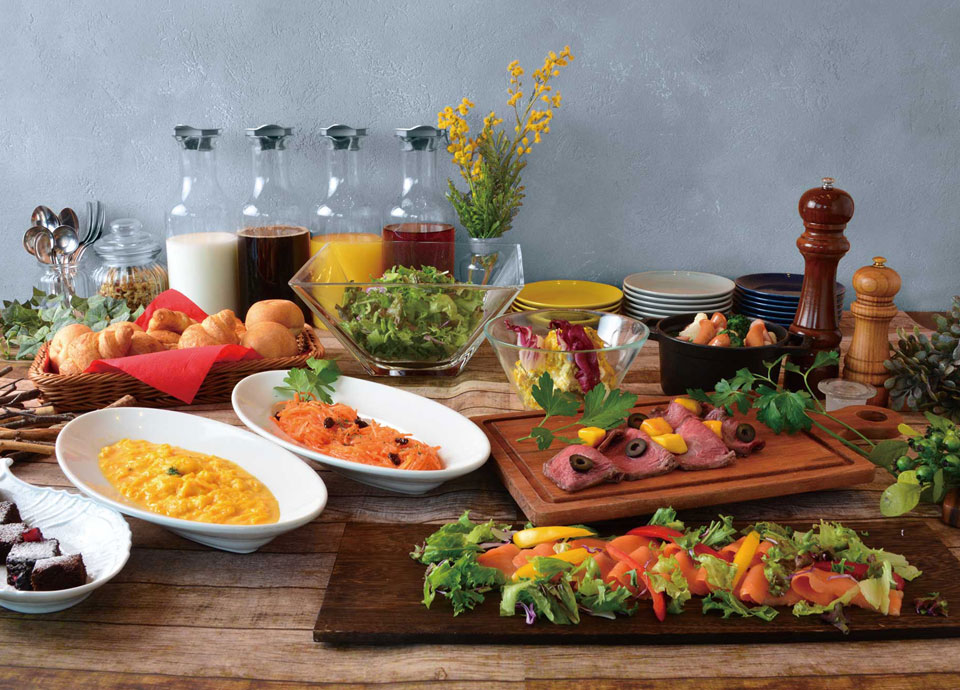 ビュッフェもお楽しみいただける<br>カフェレストラン