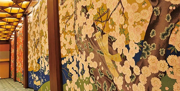 「境界」により、その表情を変える山楽の桜と紅葉