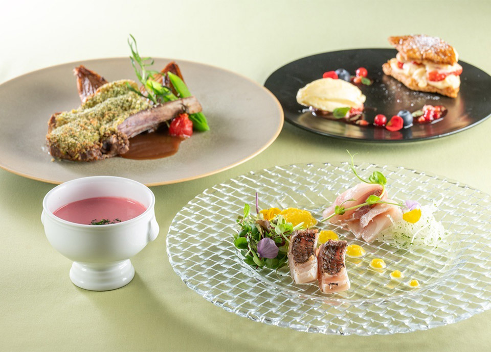 ［3・4月］<br class = 'sp_only'>ディナーコース　<br>メイン料理「仔羊の背肉のロースト」<br class = 