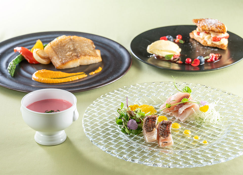 ［3・4月］<br class = 'sp_only'>ディナーコース<br>メイン料理「カレイのムニエル」<br class = 