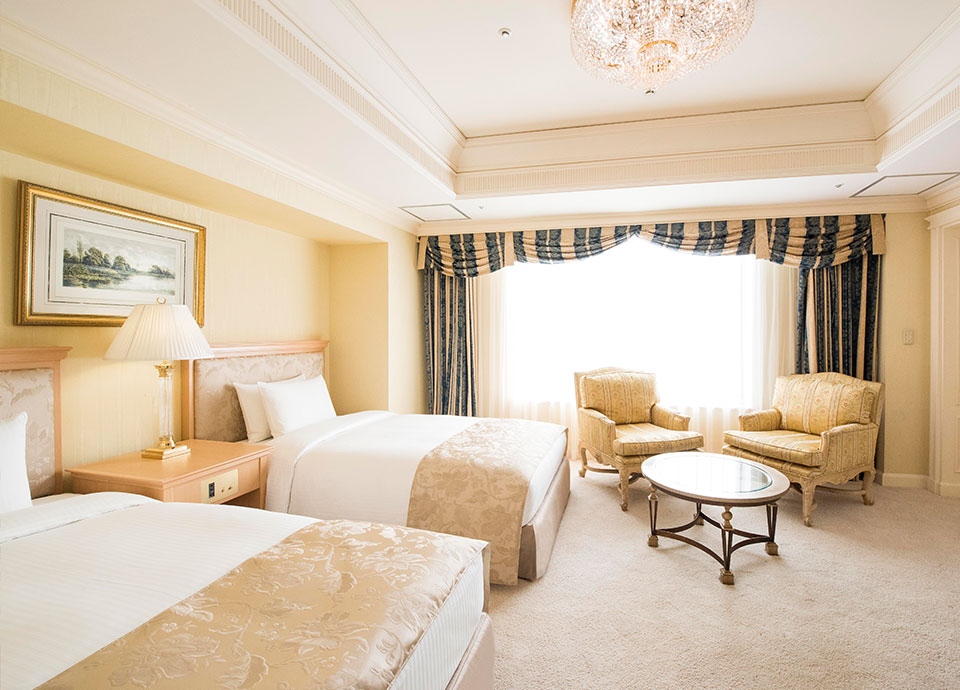 毎月25日 1組限定！<br>最上級スイートを<br class='sp_only'>謝恩価格で<br>「クラウンスイート25」