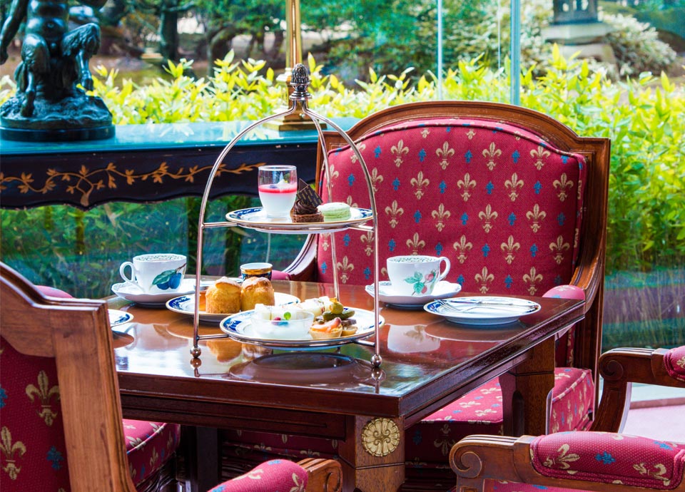 チェックイン日にガーデンラウンジで優雅にアフタヌーンティーを 庭園側ジュニアスイートルーム＋朝食付