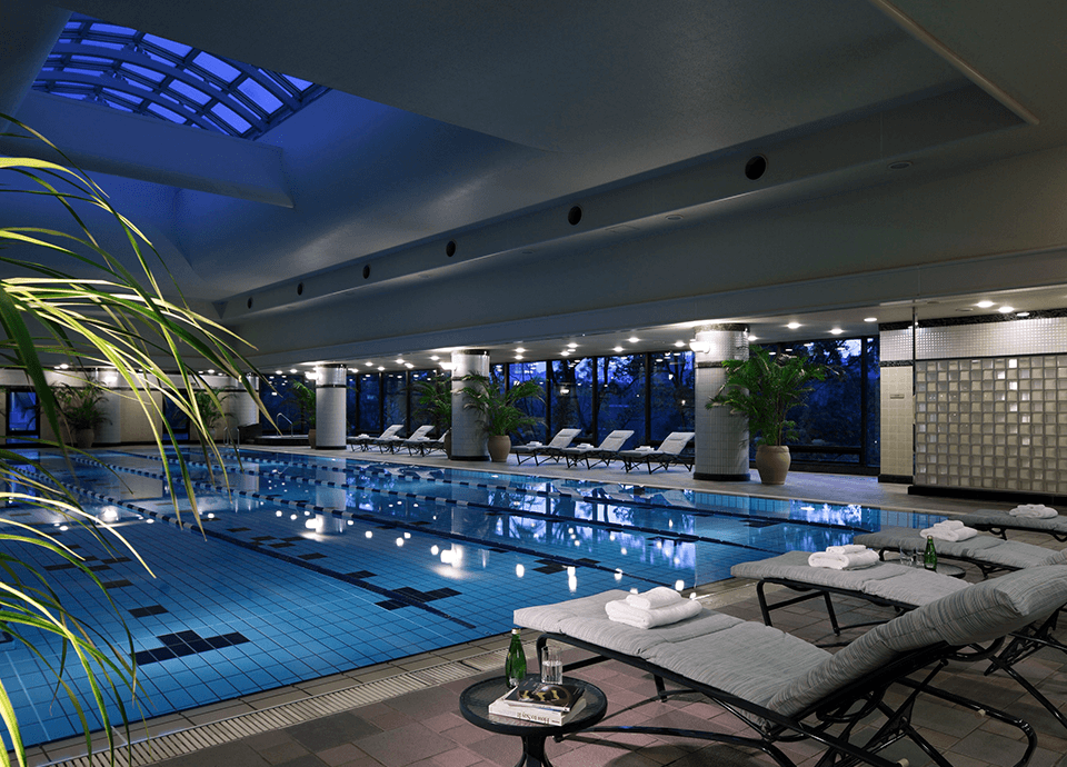 ヘルスクラブ<br>（プール、サウナ、ジム） プール、サウナ、ジムをご滞在中無料でご利用いただけます。