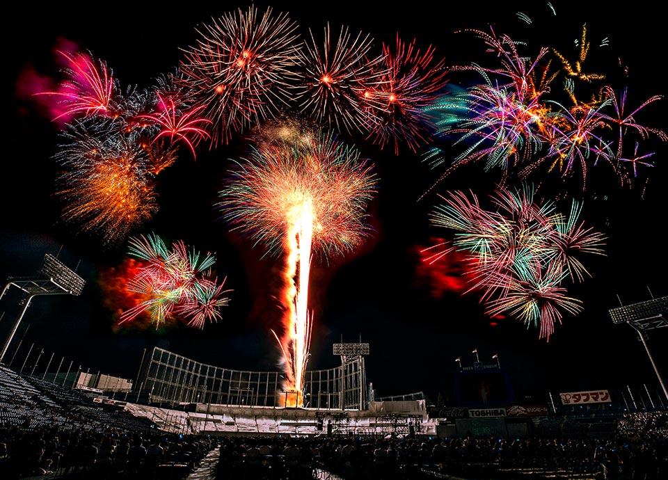 神宮外苑花火大会（神宮球場）©TCVB